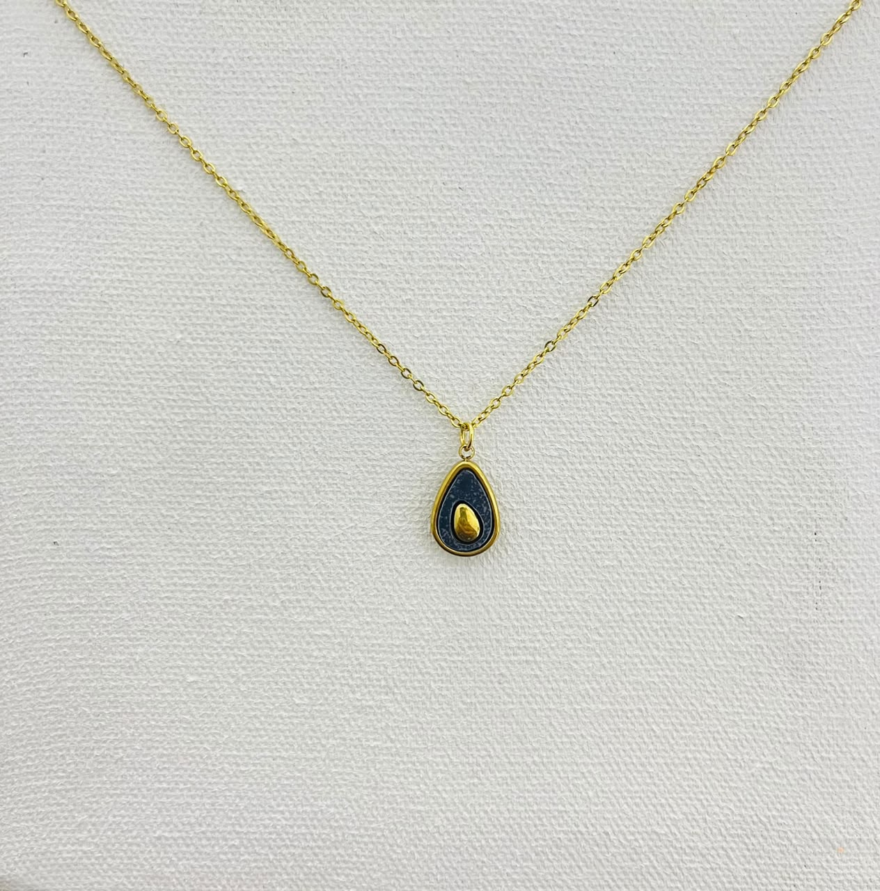 Teardrop Pendant Necklace (stainless steel)