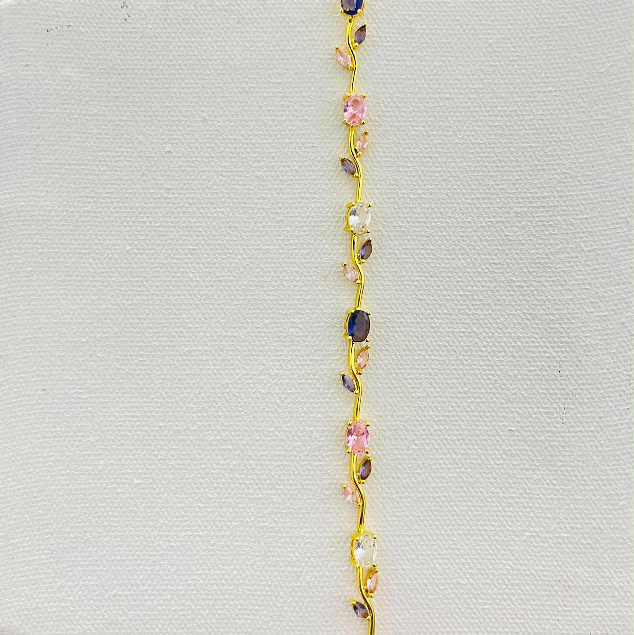 Elegant Pastel Tulip Gemstone Bracelet (stainless steel)