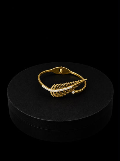 Elegant Gold-Tone Feather Bracelet (stainless steel)
