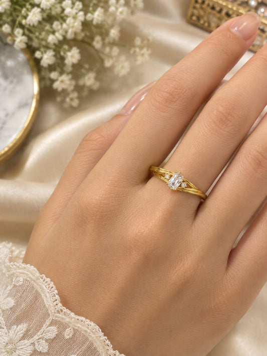 Gold Diamond Wave Ring