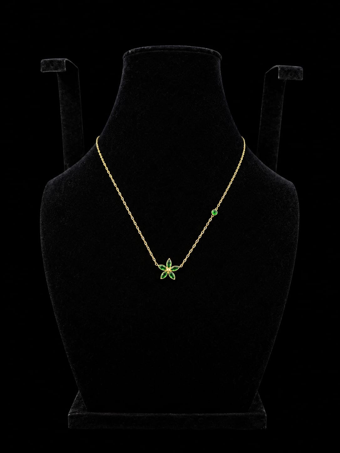 Green Flower Pendant Necklace