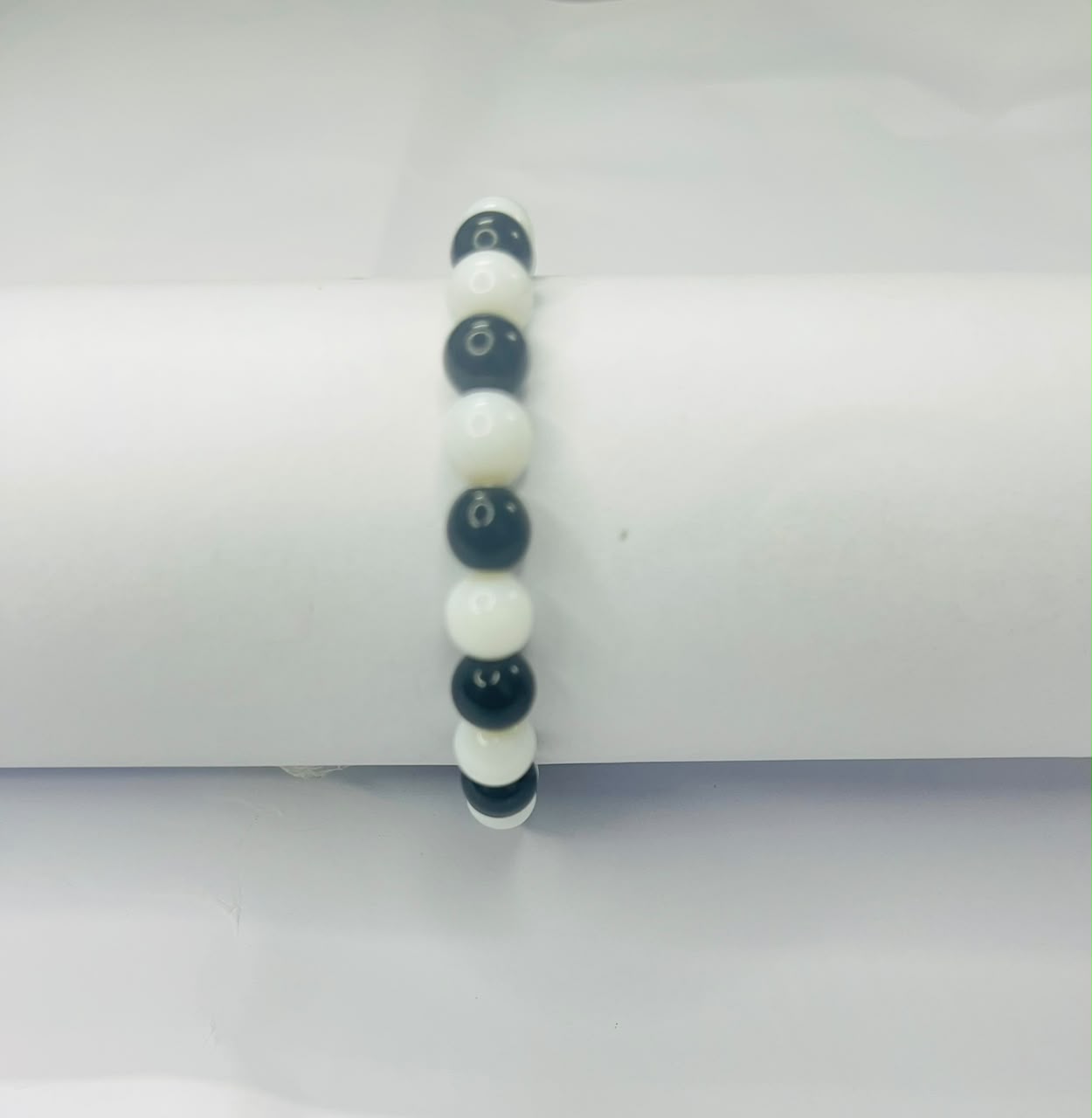 Classic Black and White Alternating Polished Bead Bracelet