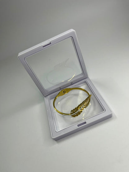 Elegant Gold-Tone Feather Bracelet (stainless steel)