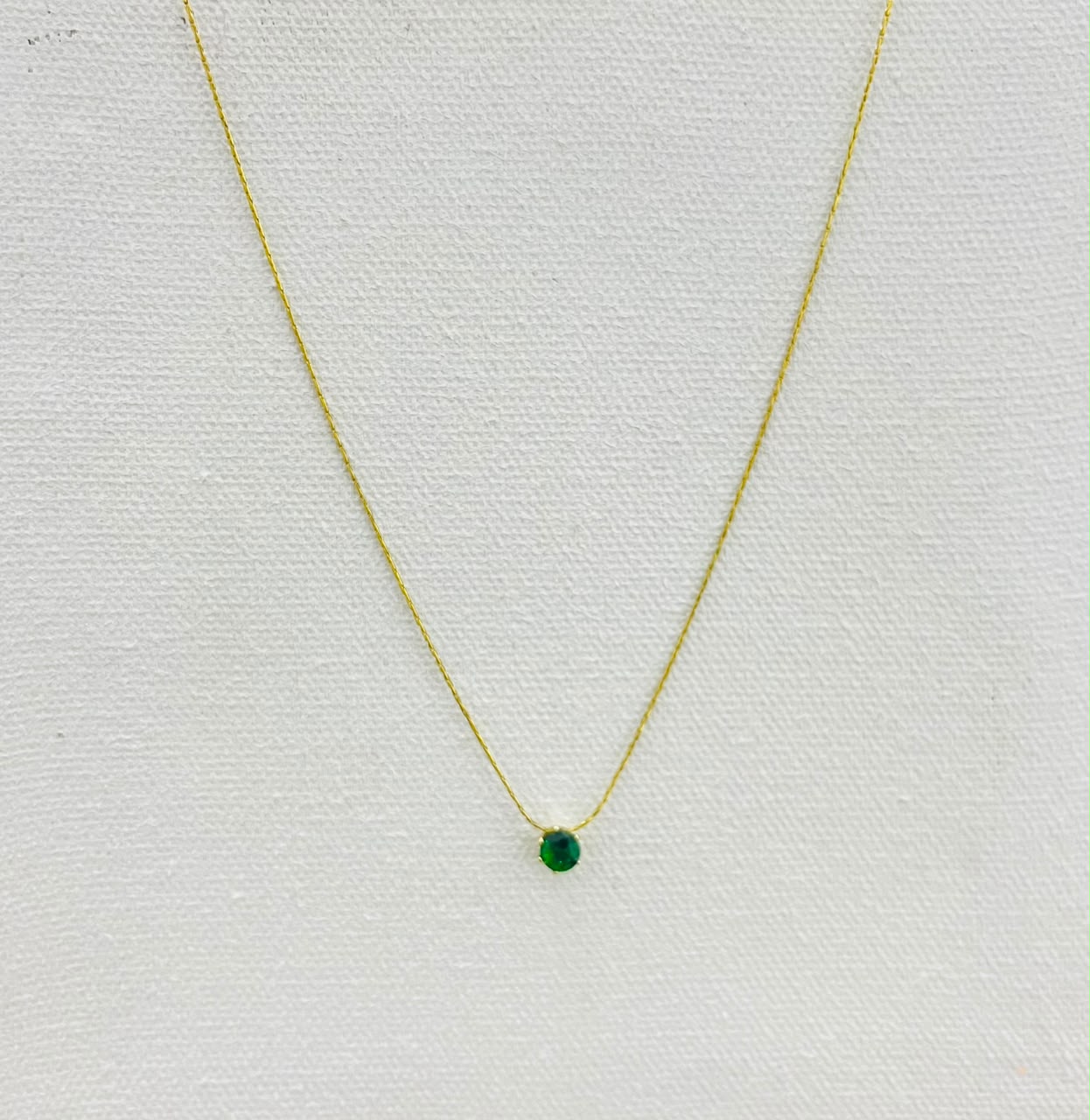 Round Green Emerald Stone Gold Pendant Necklace (stainless steel)