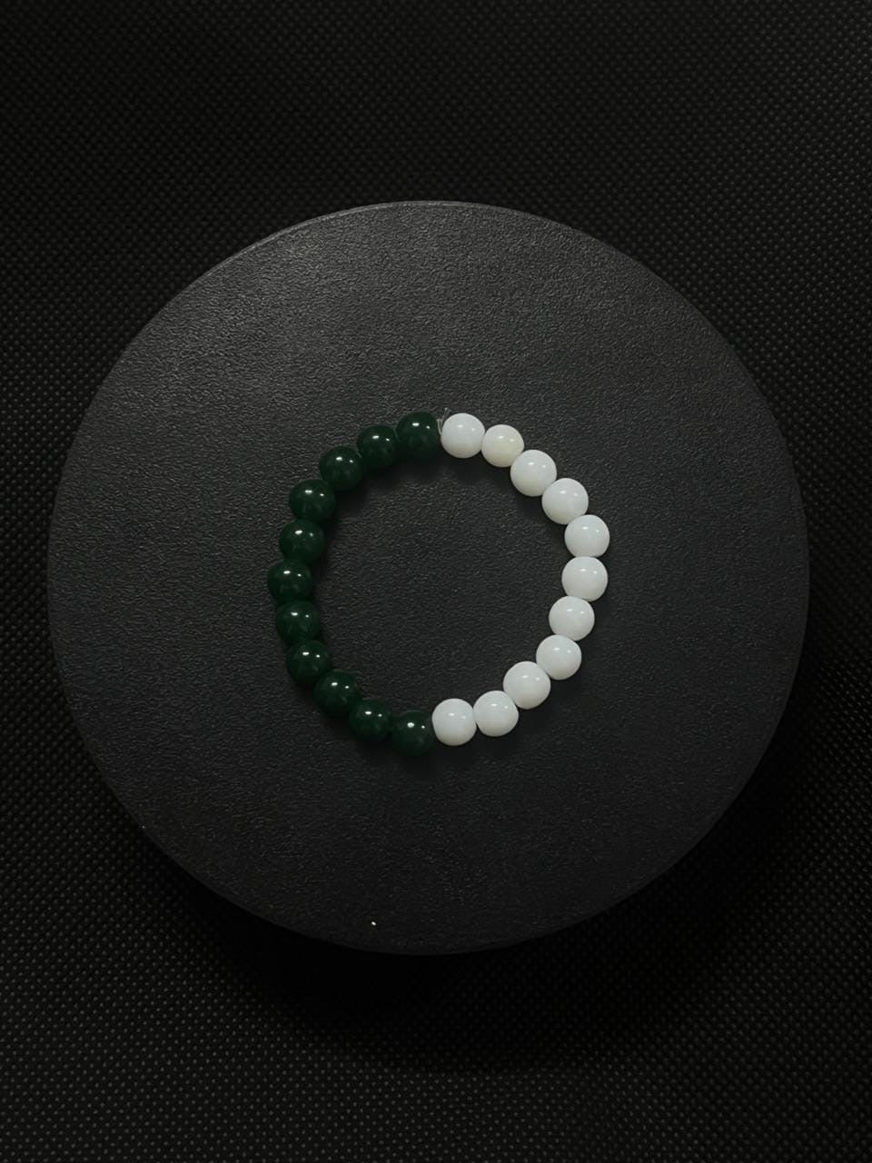 Green & White Elegance